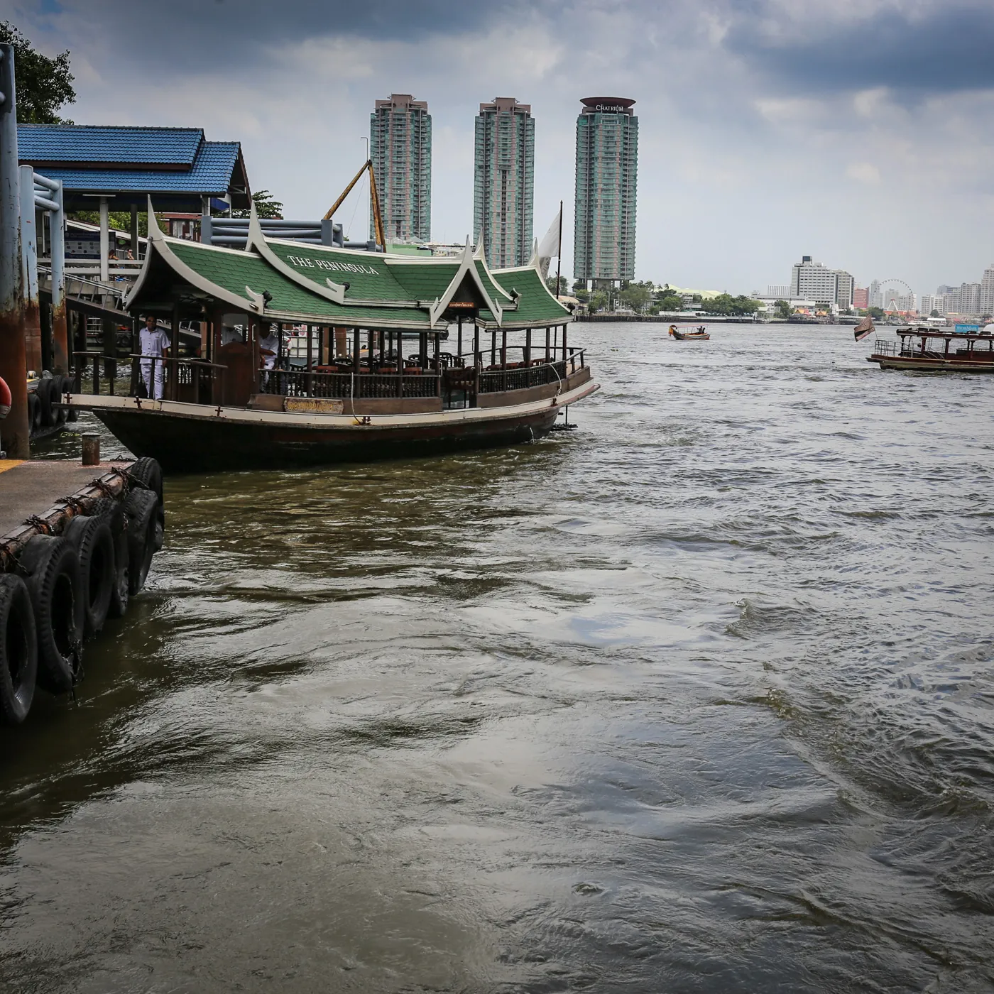 Arannyal s égi kékkel - építészet és várostervezés thai módra. A következő fejezet, amelyben hőseink többször is sikertelenül látogatják meg célpontjukat