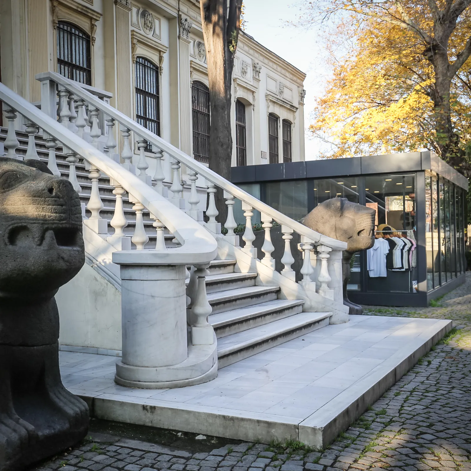 Utolsó isztambuli napunk: az Archeológiai múzeum elcsent kincsei, és a tengerparti étterem kalandja